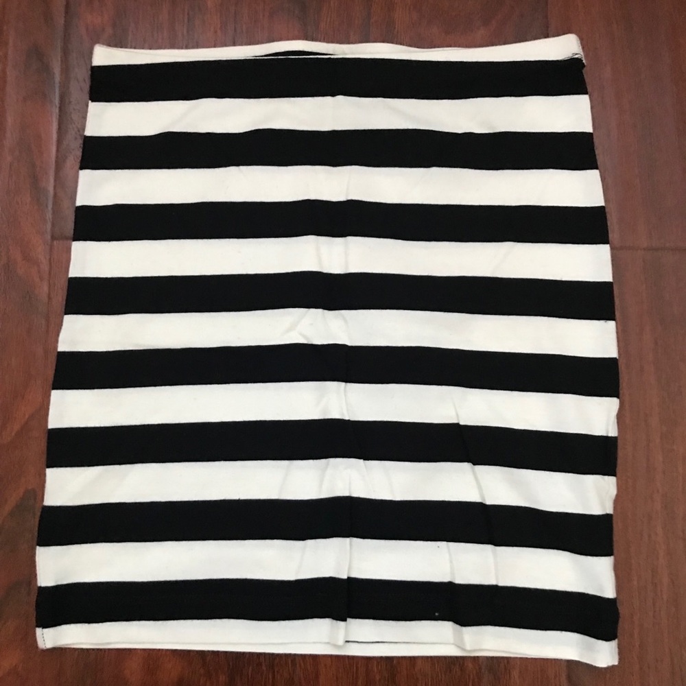 Mini Skirt black and white stripes